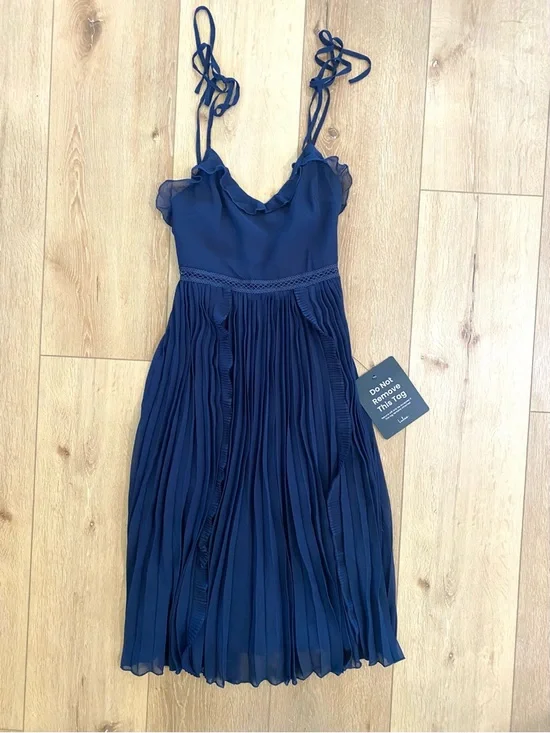 Lulus Dress Never A Dull Moment Navy Tie-Strap Pleated Midi Women’s Size XS NWT - Picture 6 of 14